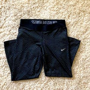 Nike Run Fast Live Fearless Crop Leggings (M)